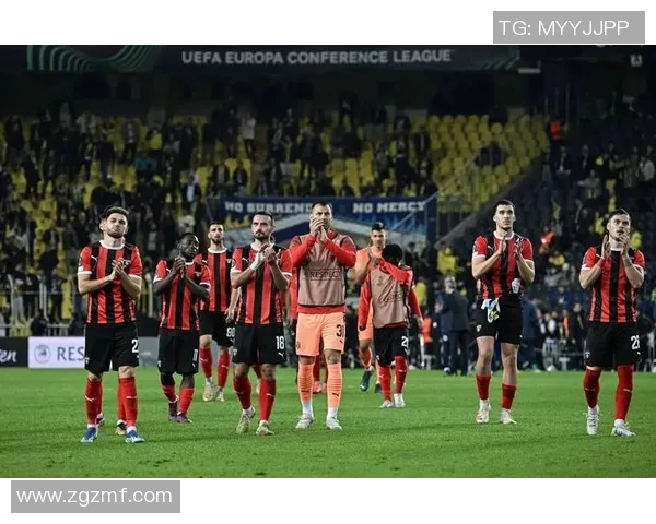 勒沃库森迎战AEK希腊球队争夺欧战小组赛关键胜利 勒沃库森迎战AEK希腊球队争夺欧战小组赛关键胜利