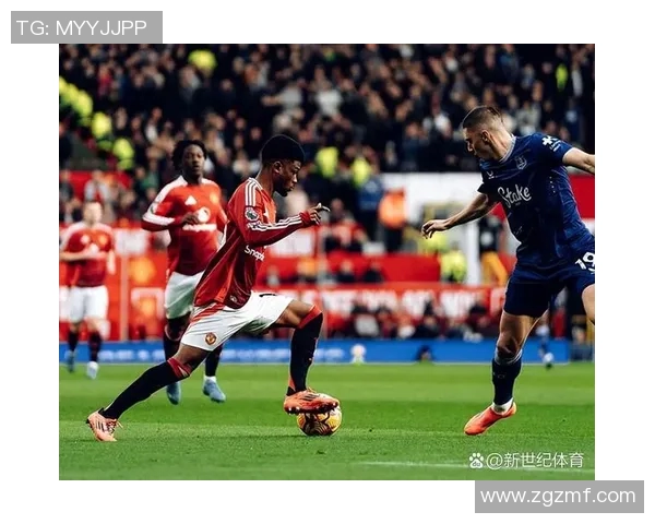 曼联与瓦伦西亚激战正酣比分悬念引人关注 曼联与瓦伦西亚激战正酣比分悬念引人关注