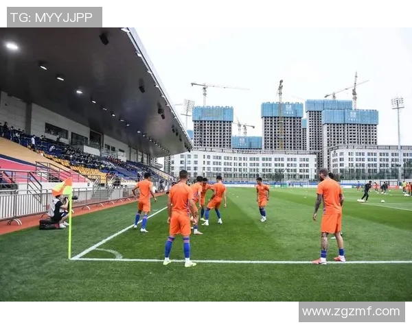 中超激战山东鲁能对阵大连人队全力争胜展现足球魅力与激情 中超激战山东鲁能对阵大连人队全力争胜展现足球魅力与激情