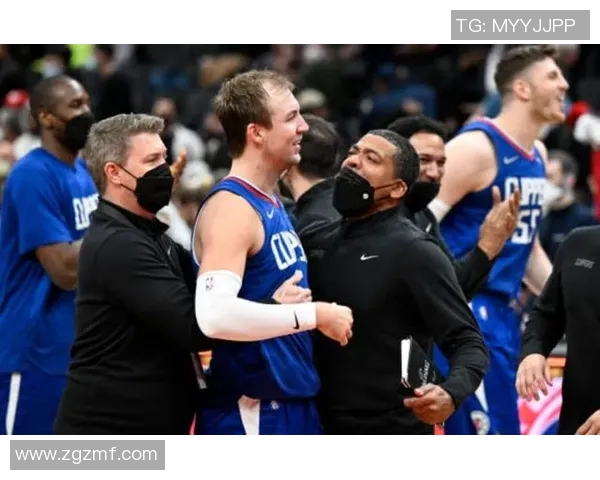 小牛对决灰熊激战正酣球迷期待精彩瞬间与逆转奇迹