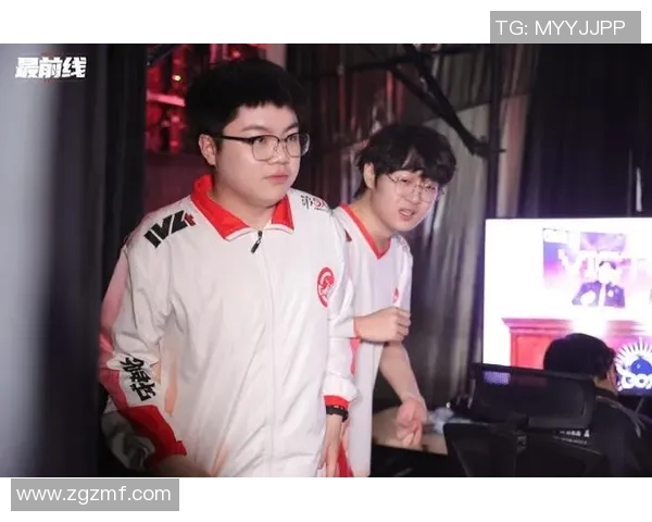 热议英雄联盟：FPX如何通过力量变革重塑电竞格局与团队精神